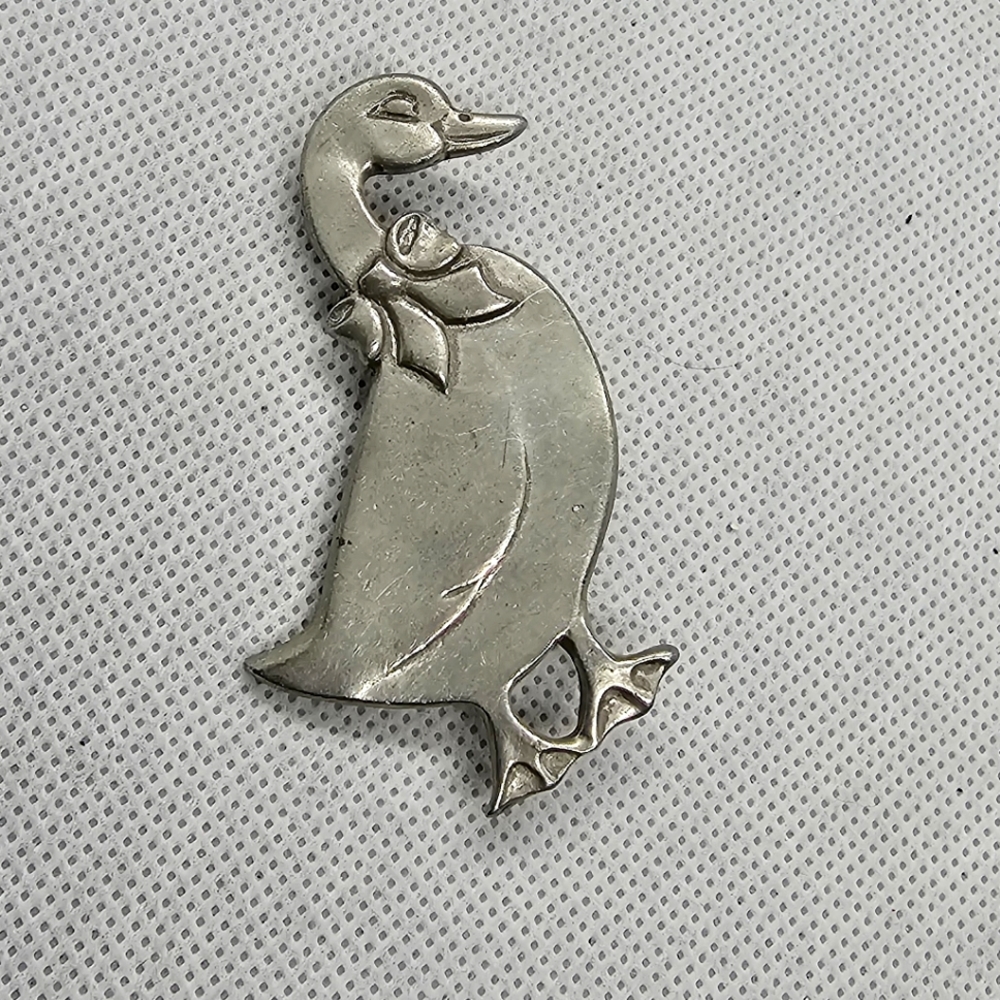 Pewter Goose Brooch by Seagull Canada 1985